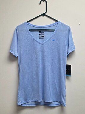 Women's Large Nike Tee – New with Tags